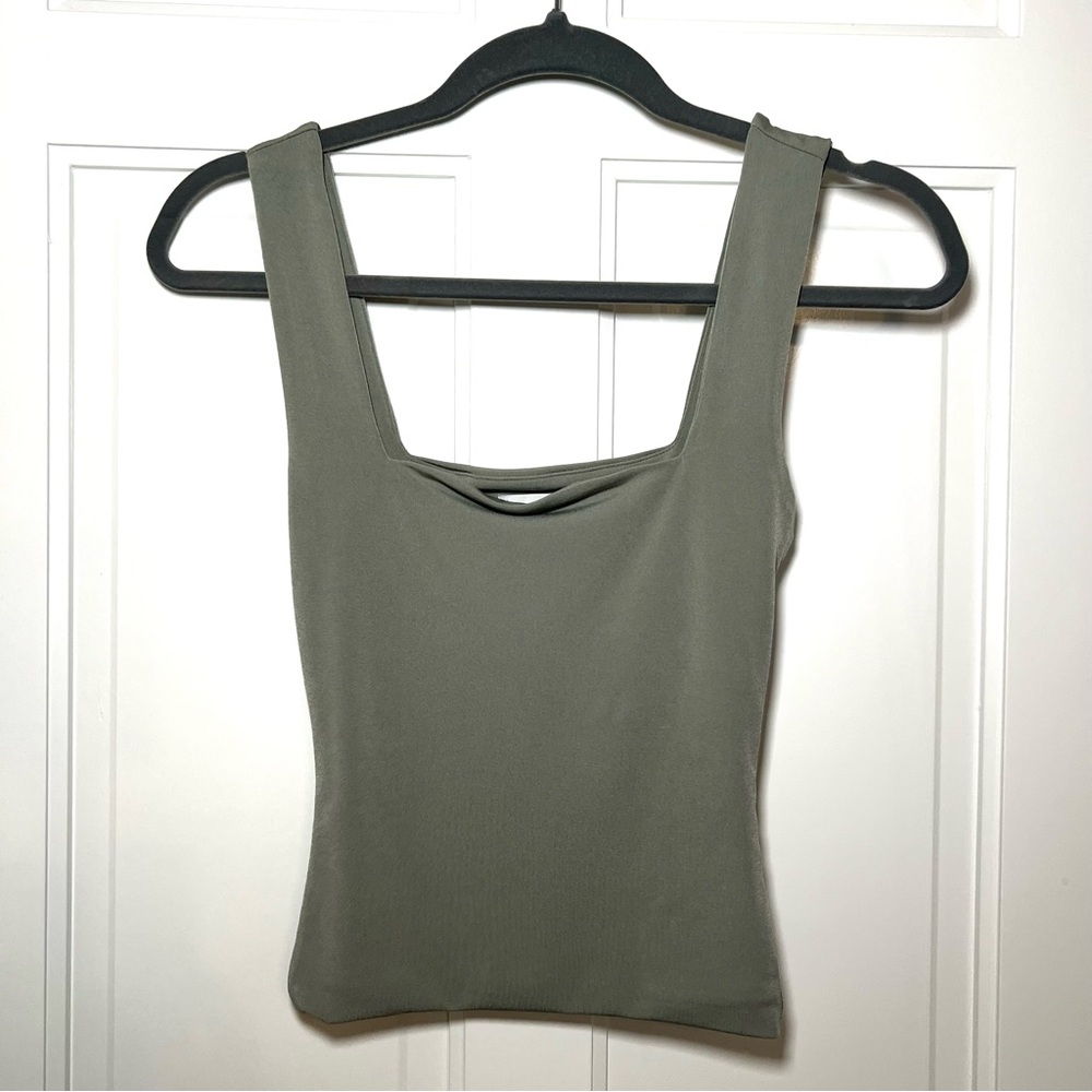 Leith Square Neck Crop Tank